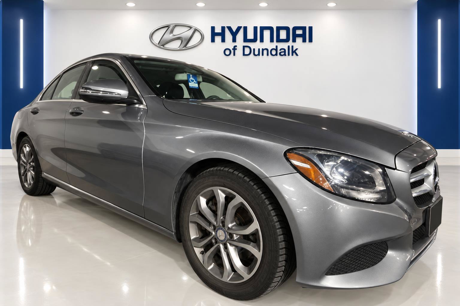 Used 2016  Mercedes-Benz C 300 image 2