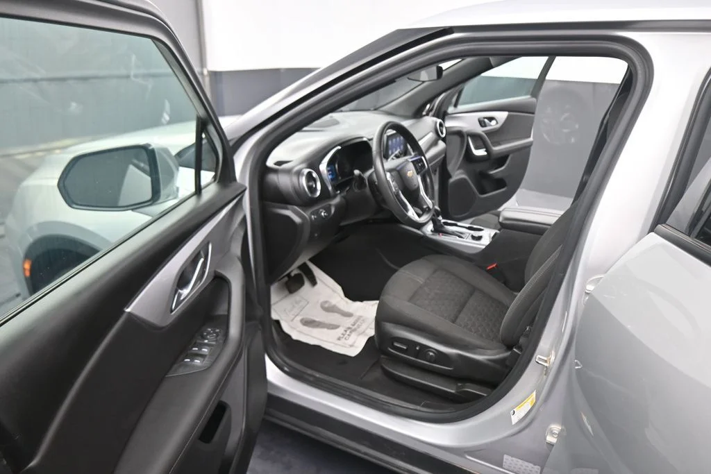 Used 2021 Silver Chevrolet LT image 38