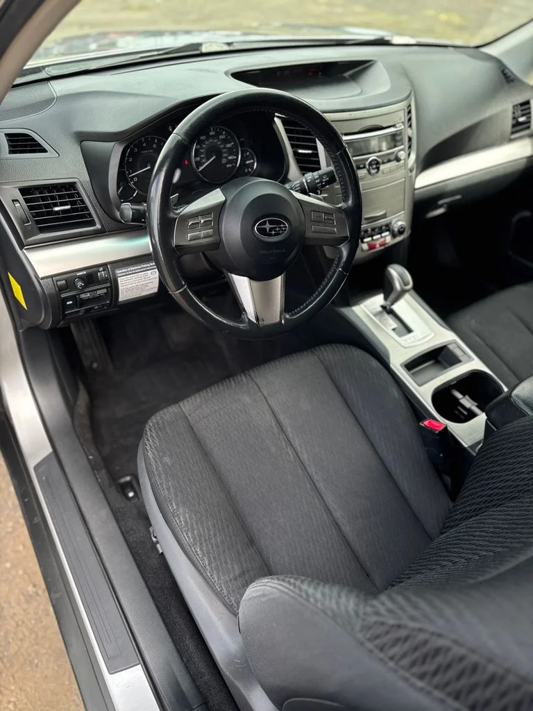 Used 2011 Silver Subaru 2.5i Premium image 26