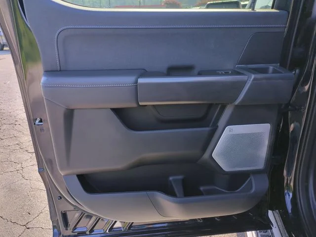 Used 2025 Blue Ford Lariat image 28