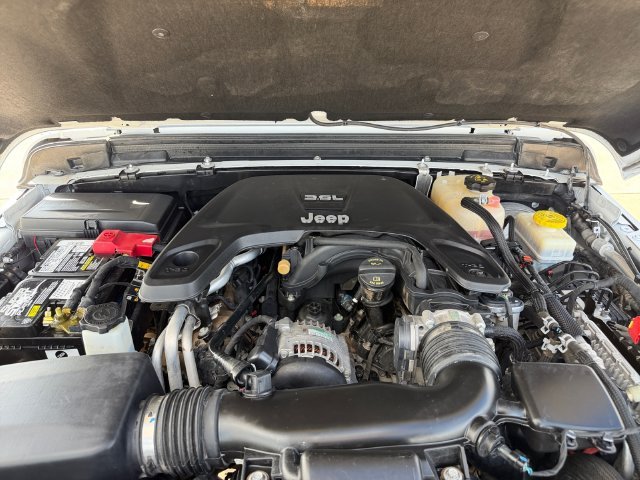 Used 2019 White Jeep Unlimited Sport Altitude image 20