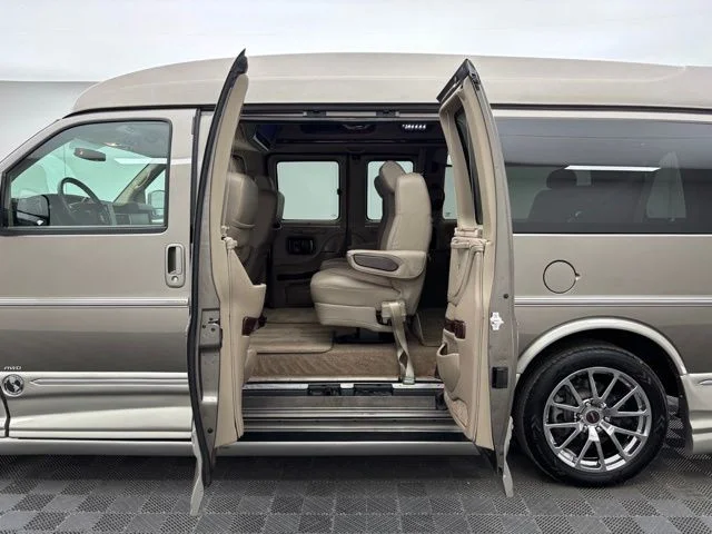 Used 2012 Special Paint GMC Explorer Limited SE image 15