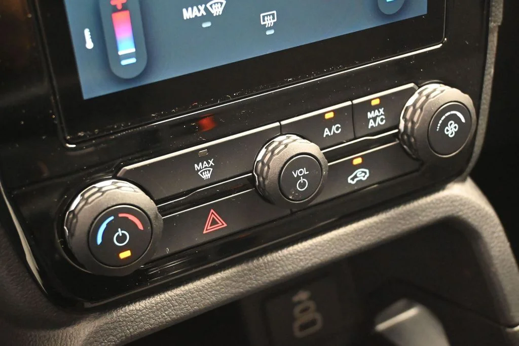 New 2026 Avalanche Ford XLT image 14
