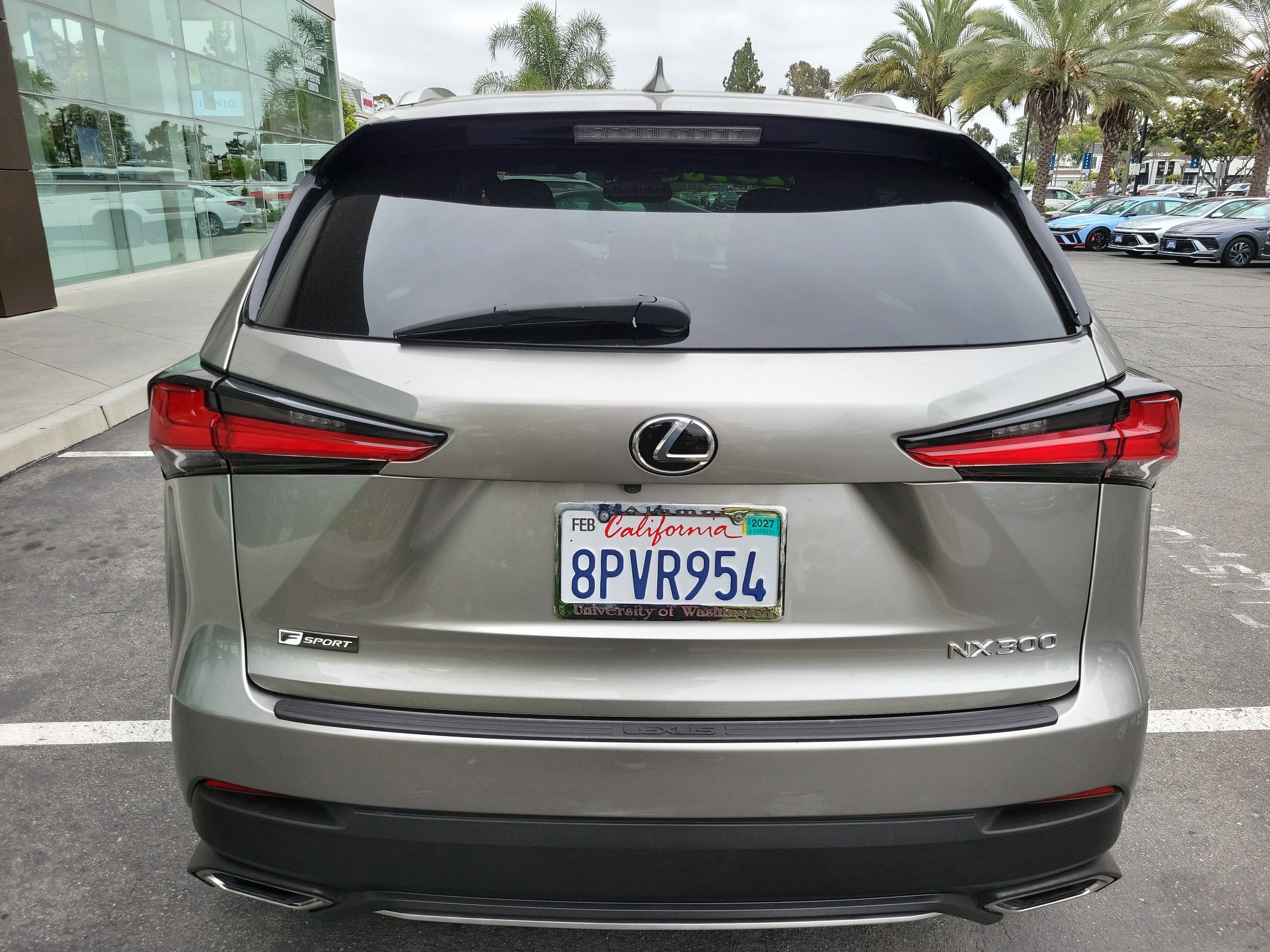 Used 2018 Atomic Silver Lexus  image 5