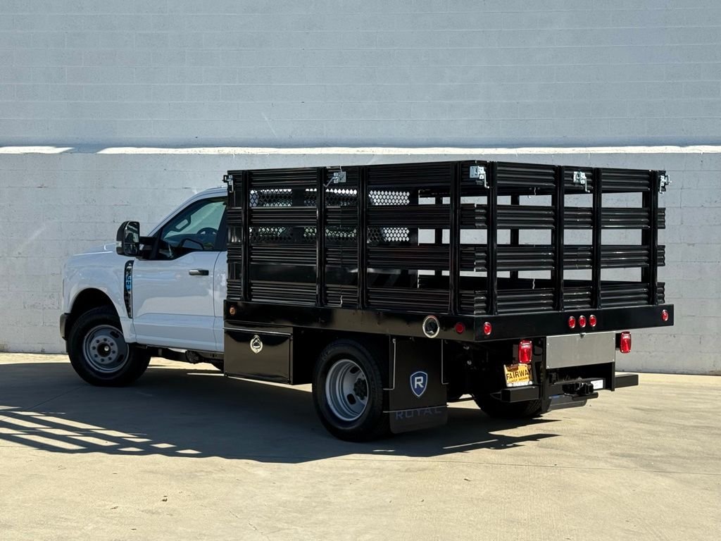 New 2026 Oxford White Ford F-350® XL image 4