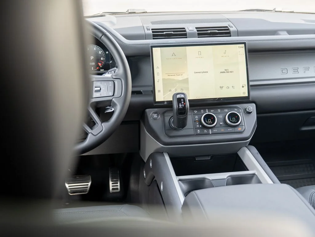 2026 Land Rover Defender V8 - Photo 20