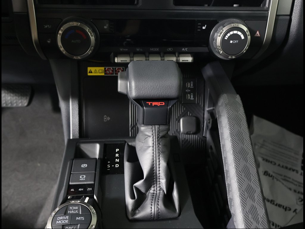 2026 Toyota 4Runner TRD Off-Road - Photo 11