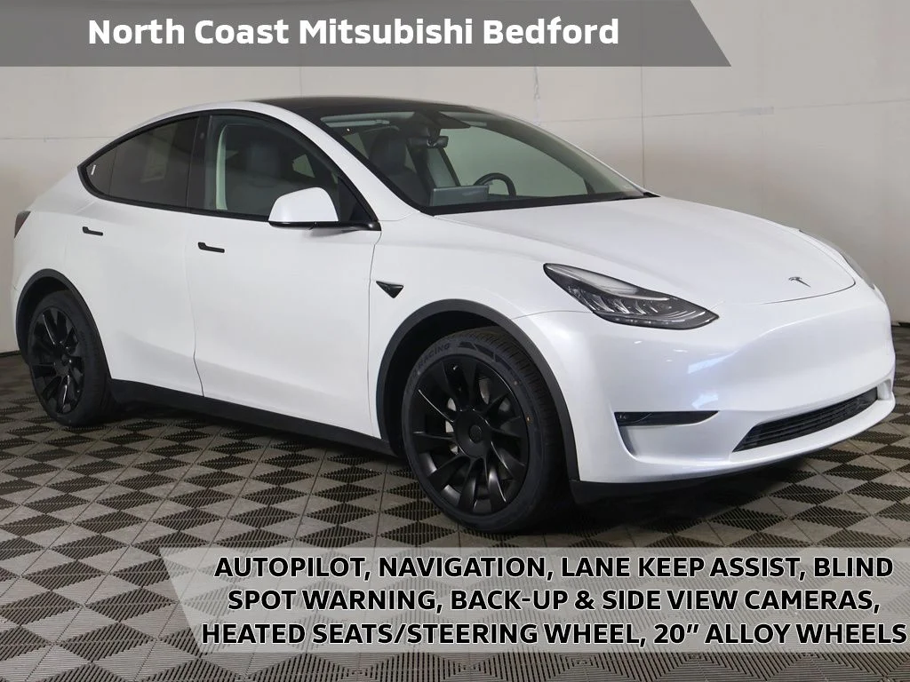 Used 2023 White Tesla Long Range image 1