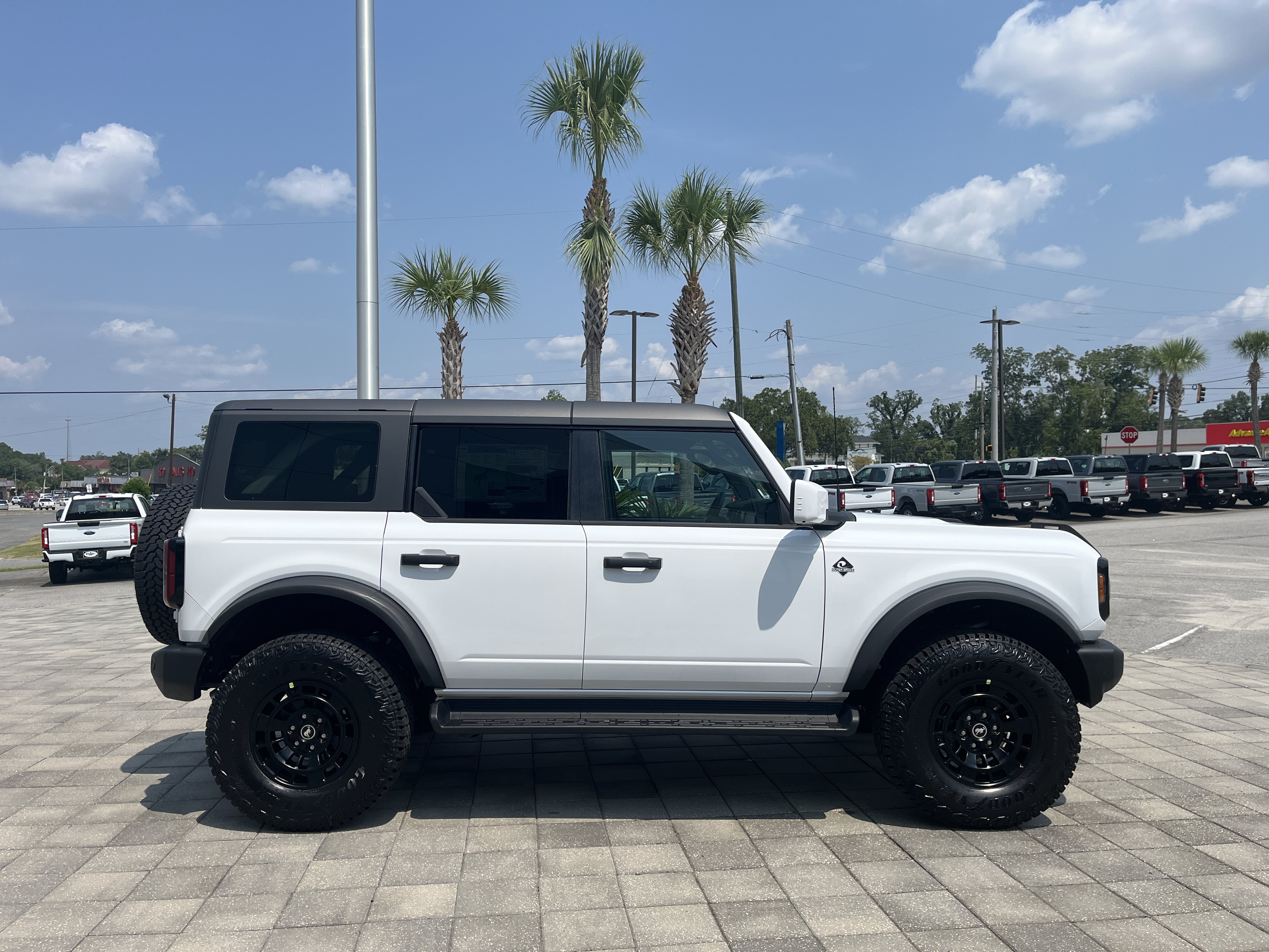 New 2026 Oxford White Ford Outer Banks® image 7