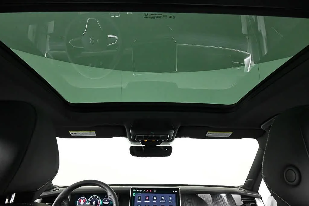 New 2026 Opal White w/Deep Black Roof Volkswagen SE R-Line Black image 18