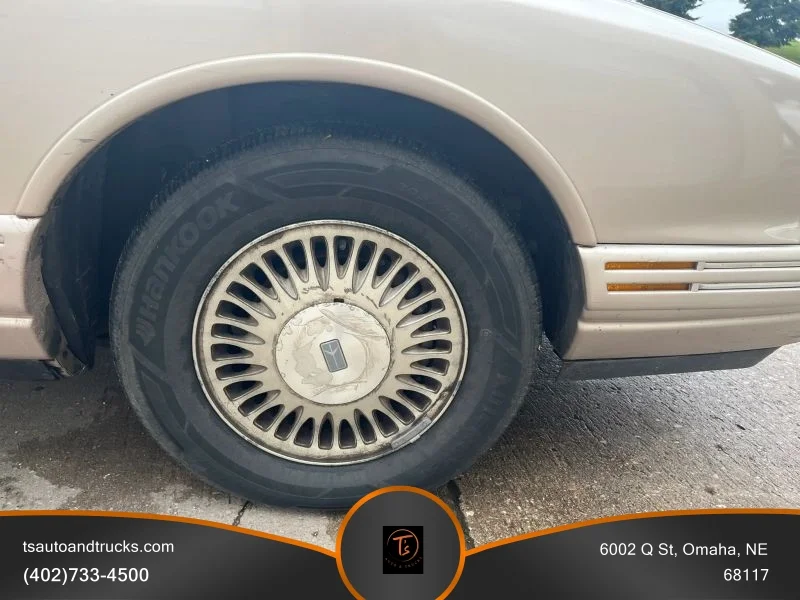 Used 1998 Gold Oldsmobile Sedan 4D image 9