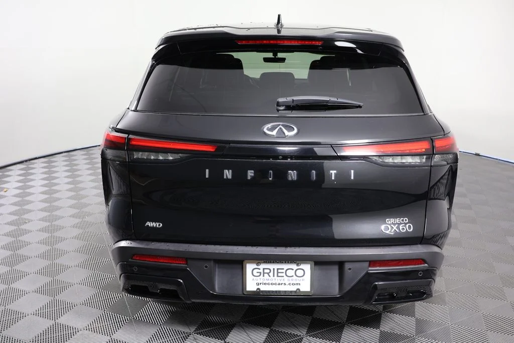 Used 2023 Black INFINITI PURE image 6