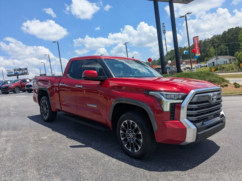 Used 2022  Toyota Limited image 3
