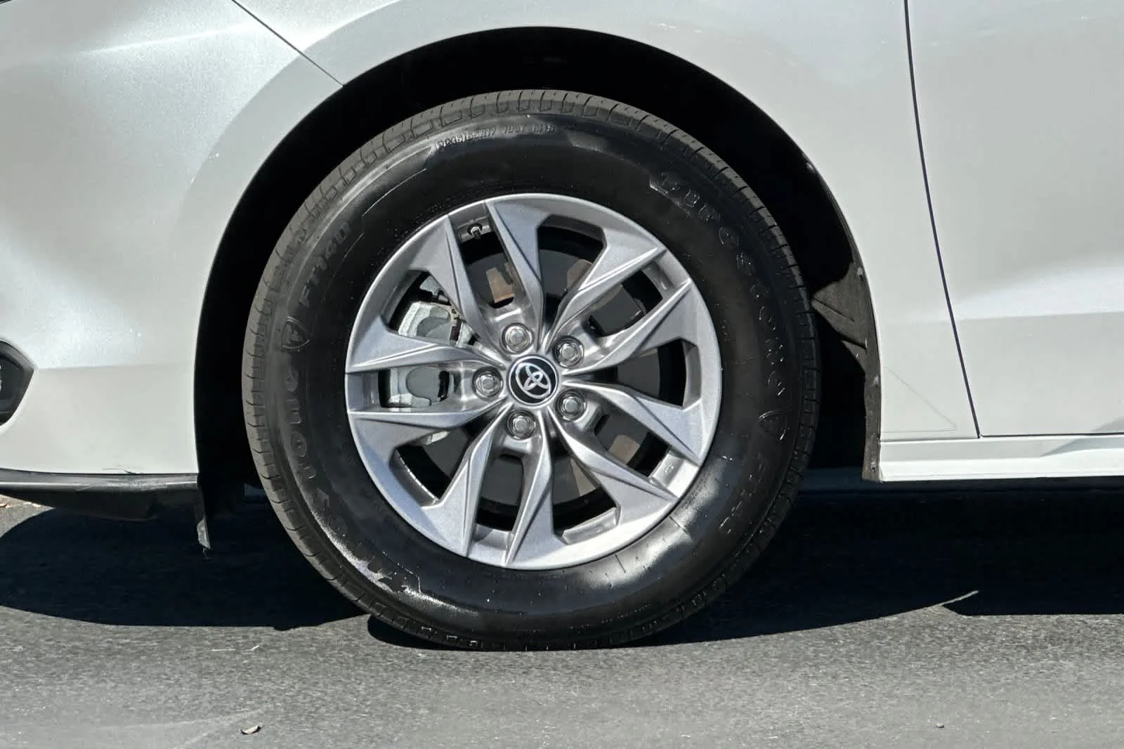 Certified Used 2025 Wind Chill Pearl Toyota XLE image 27