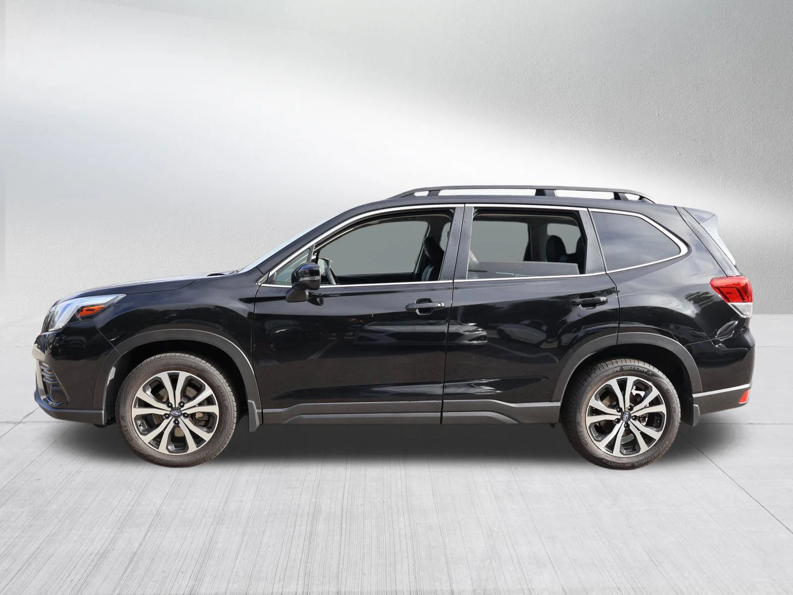 Used 2023 Crystal Black Silica Subaru Limited image 4