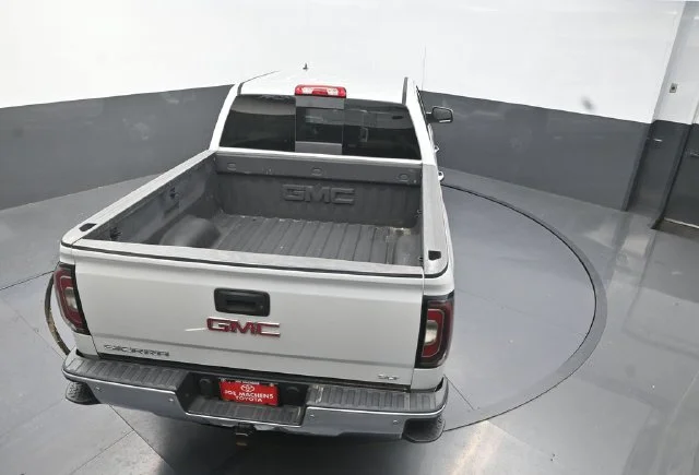 Used 2018 White GMC SLT image 28