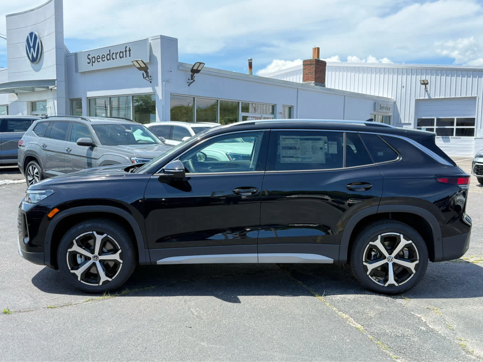 New 2026 Deep Black Pearl Volkswagen SE image 4