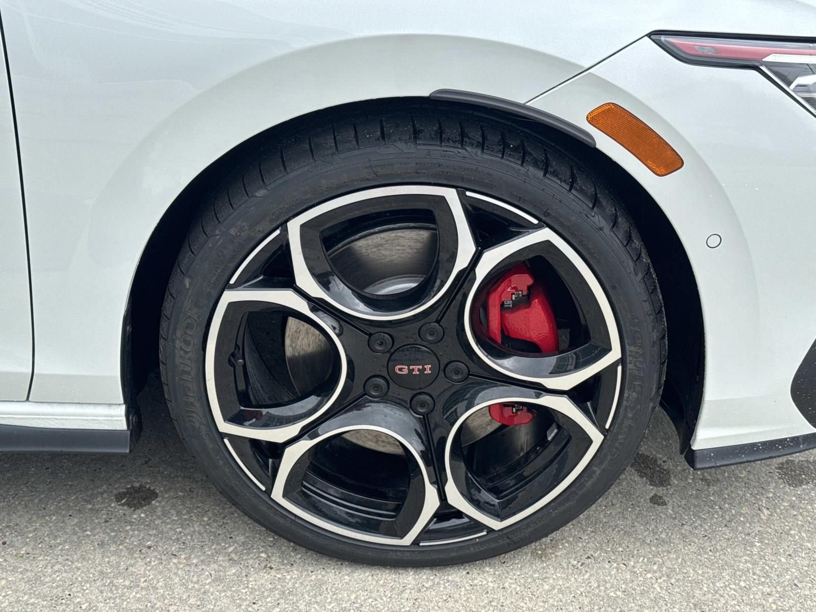 New 2026 White Volkswagen Autobahn image 3