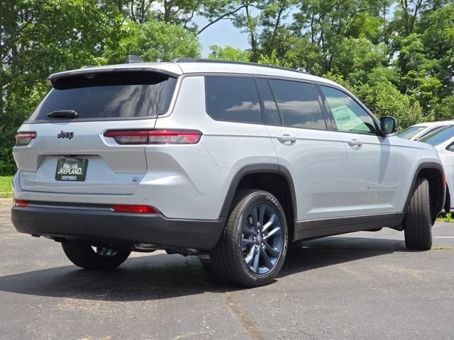 New 2026 Silver Zynith Exterior Paint Jeep 85th Anniversary Edition image 30