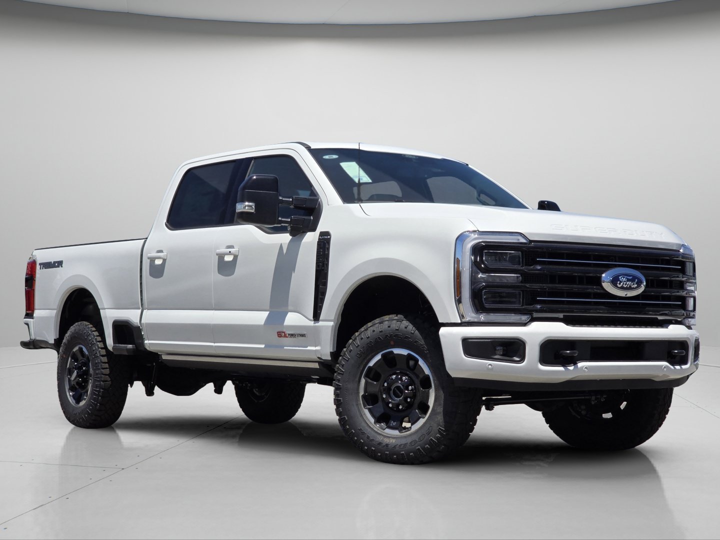 New 2026 Star White Metallic Tri-Coat Ford Platinum image 2