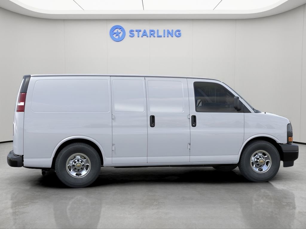 New 2025 Summit White Chevrolet WT image 6