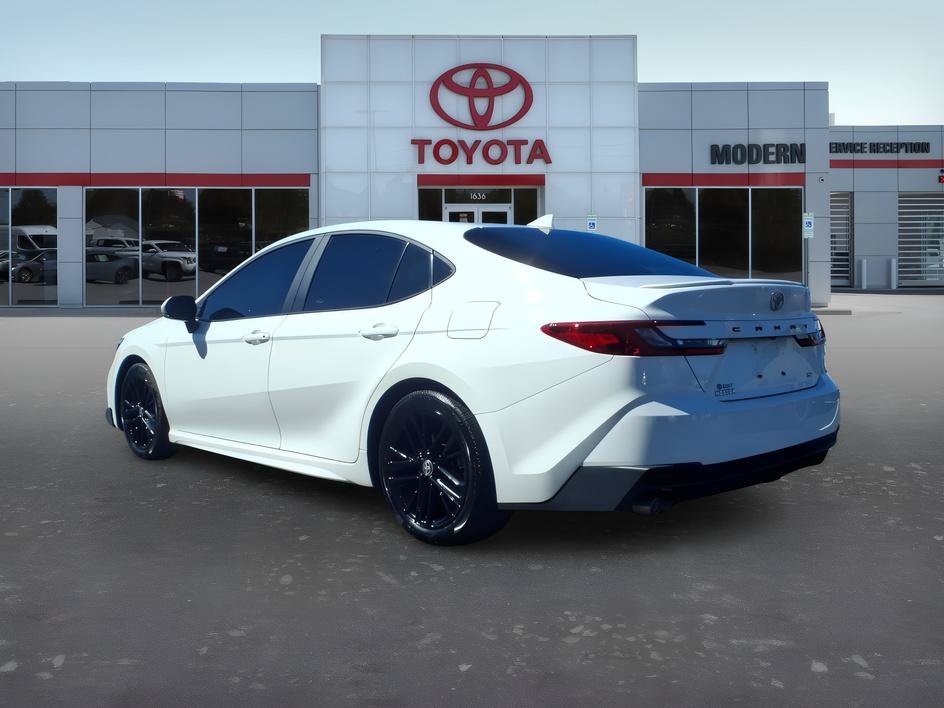 Used 2025 Ice Cap Toyota SE image 3