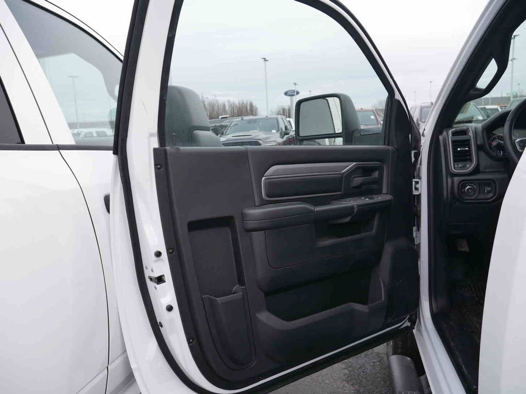 New 2026 Bright White Clear-Coat Exterior Paint RAM TRADESMAN image 14