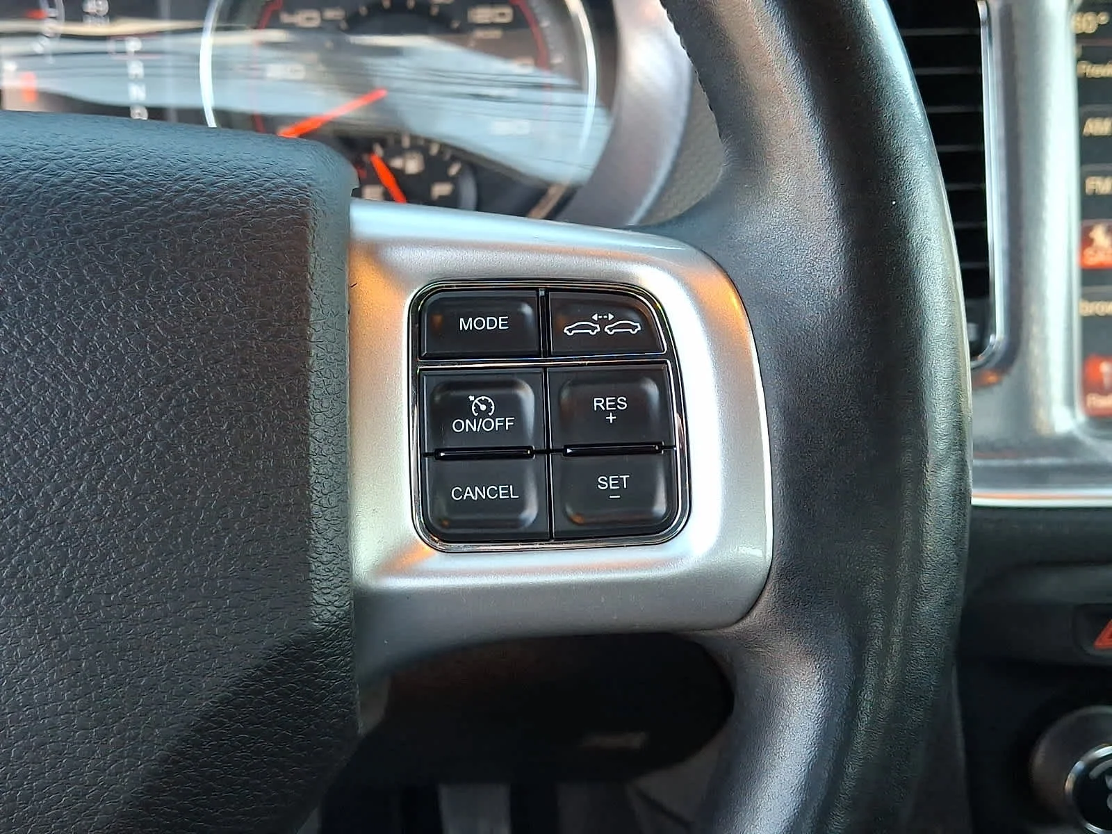 Used 2014 Granite Crystal Metallic Clearcoat Dodge RT Max image 25
