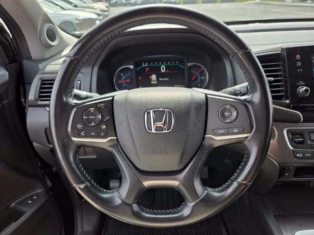 Used 2020 Black Honda EX-L image 30