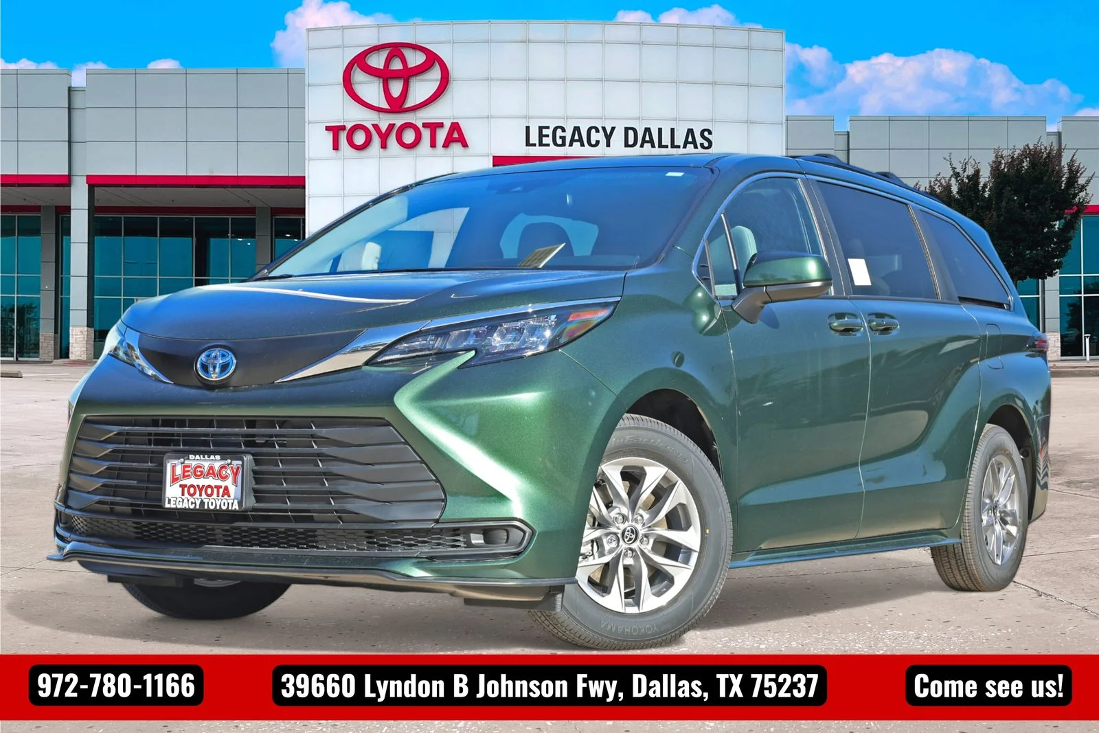 2026 Toyota Sienna XLE 8-Passenger Hybrid FWD's photo