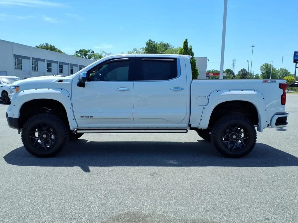 New 2026 Summit White Chevrolet LTZ image 30