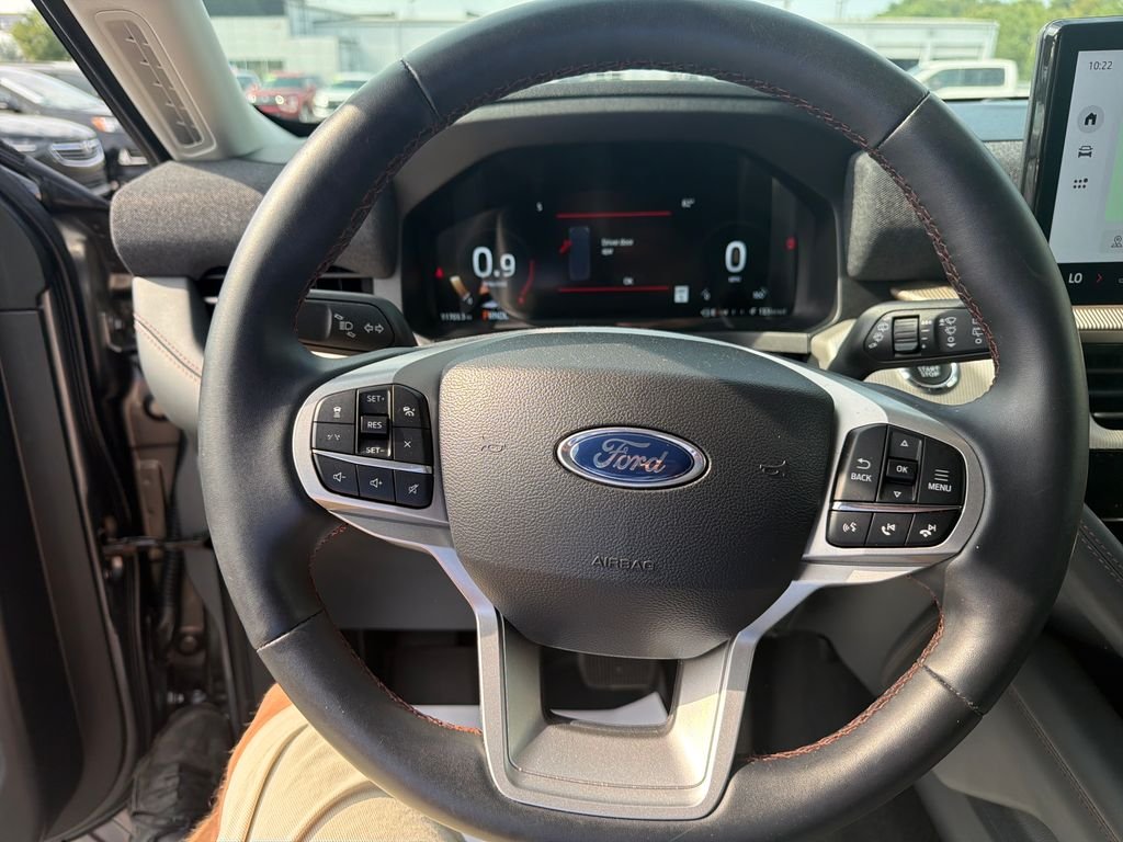 Used 2025 Gray Ford Active image 16