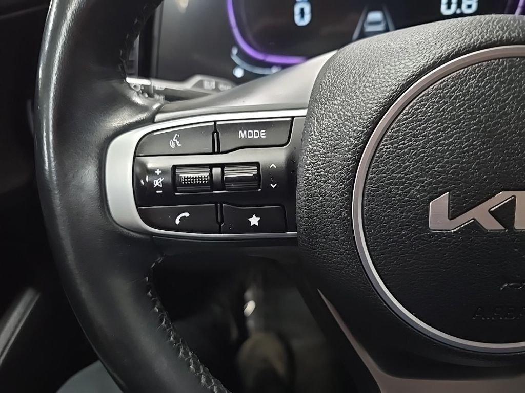 Used 2023 Green Kia X-Line image 21