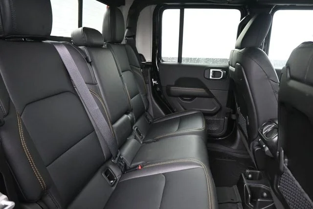 New 2026 Black Clear-Coat Exterior Paint Jeep Sahara image 23