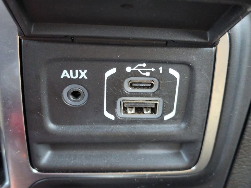 Used 2021 Bright White Clearcoat Jeep Unlimited Sport S image 22