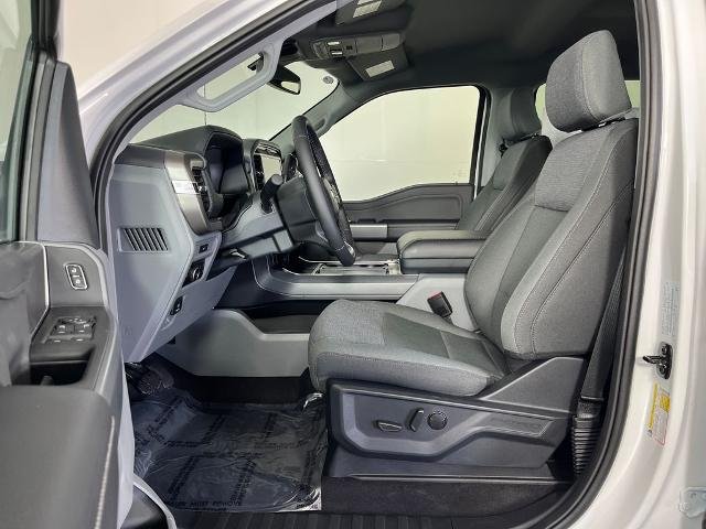 New 2026 Oxford White Ford XLT image 30