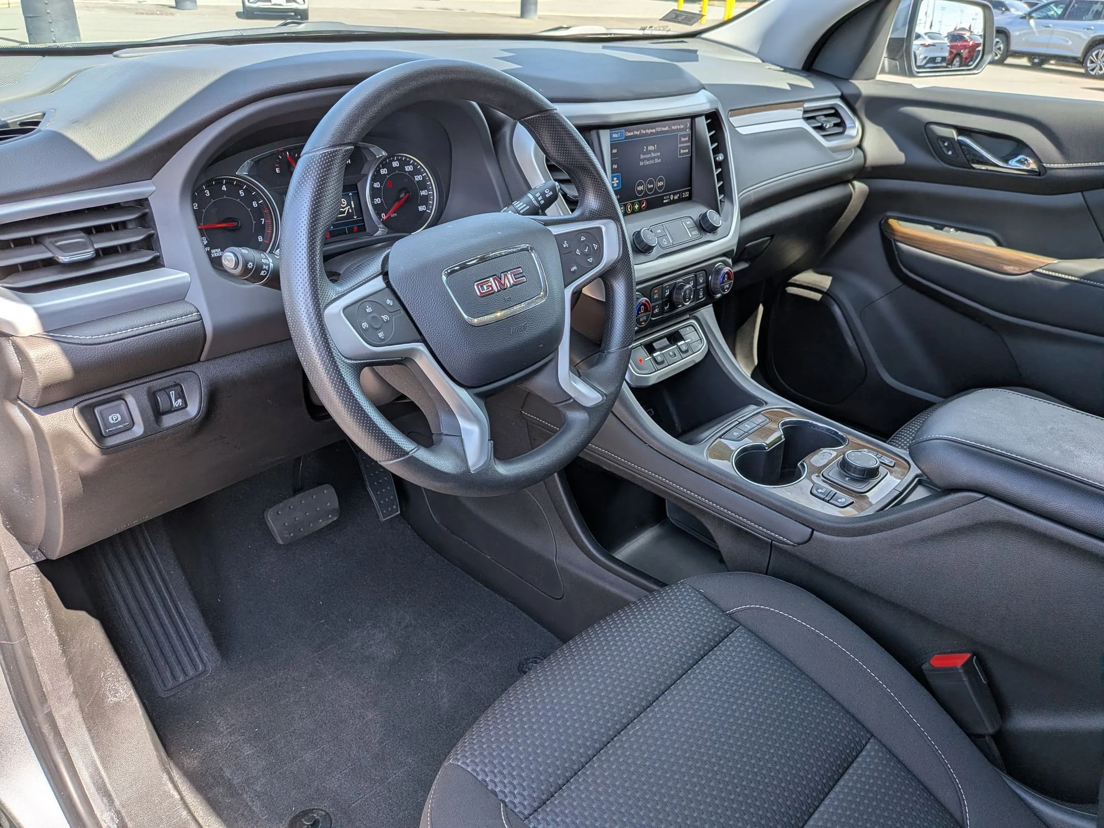 Used 2023 Sterling Metallic GMC SLE image 9