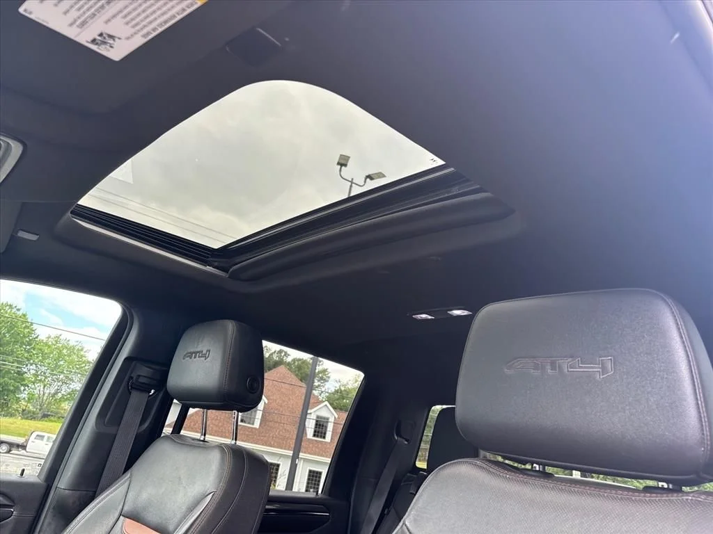 Used 2024 White GMC AT4 image 39