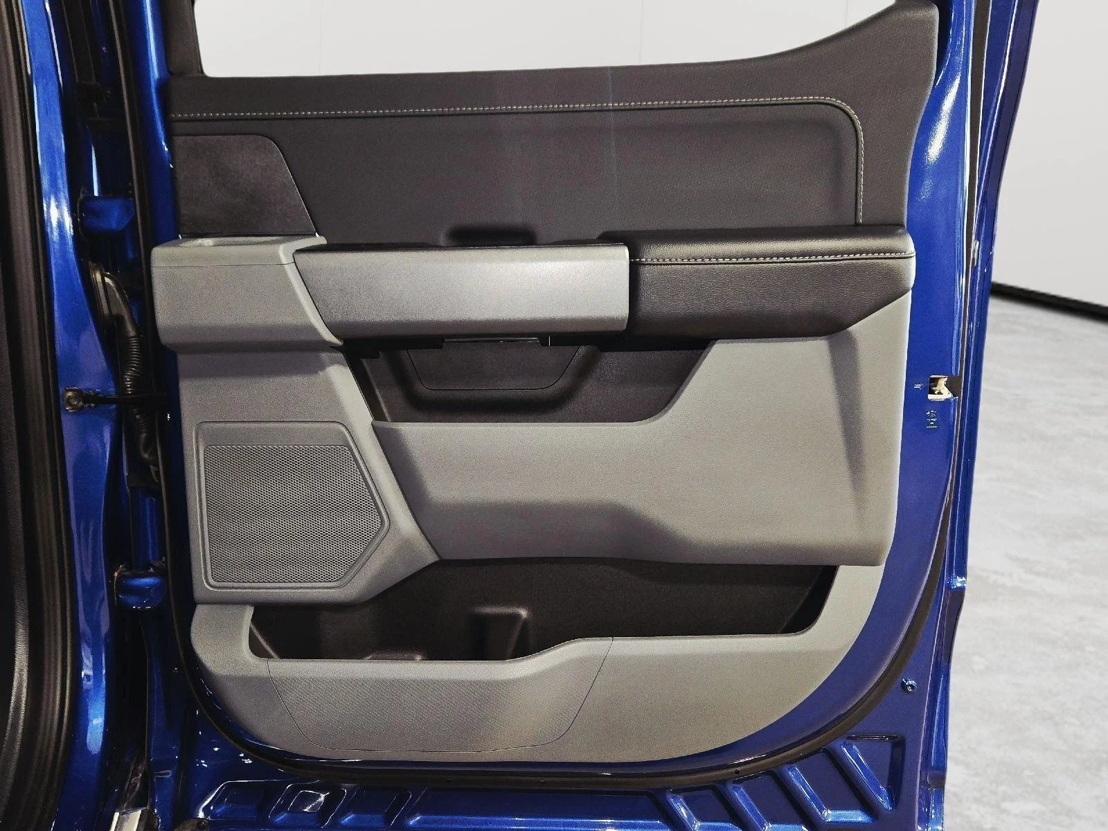 Used 2025 Atlas Blue FORD XLT image 55