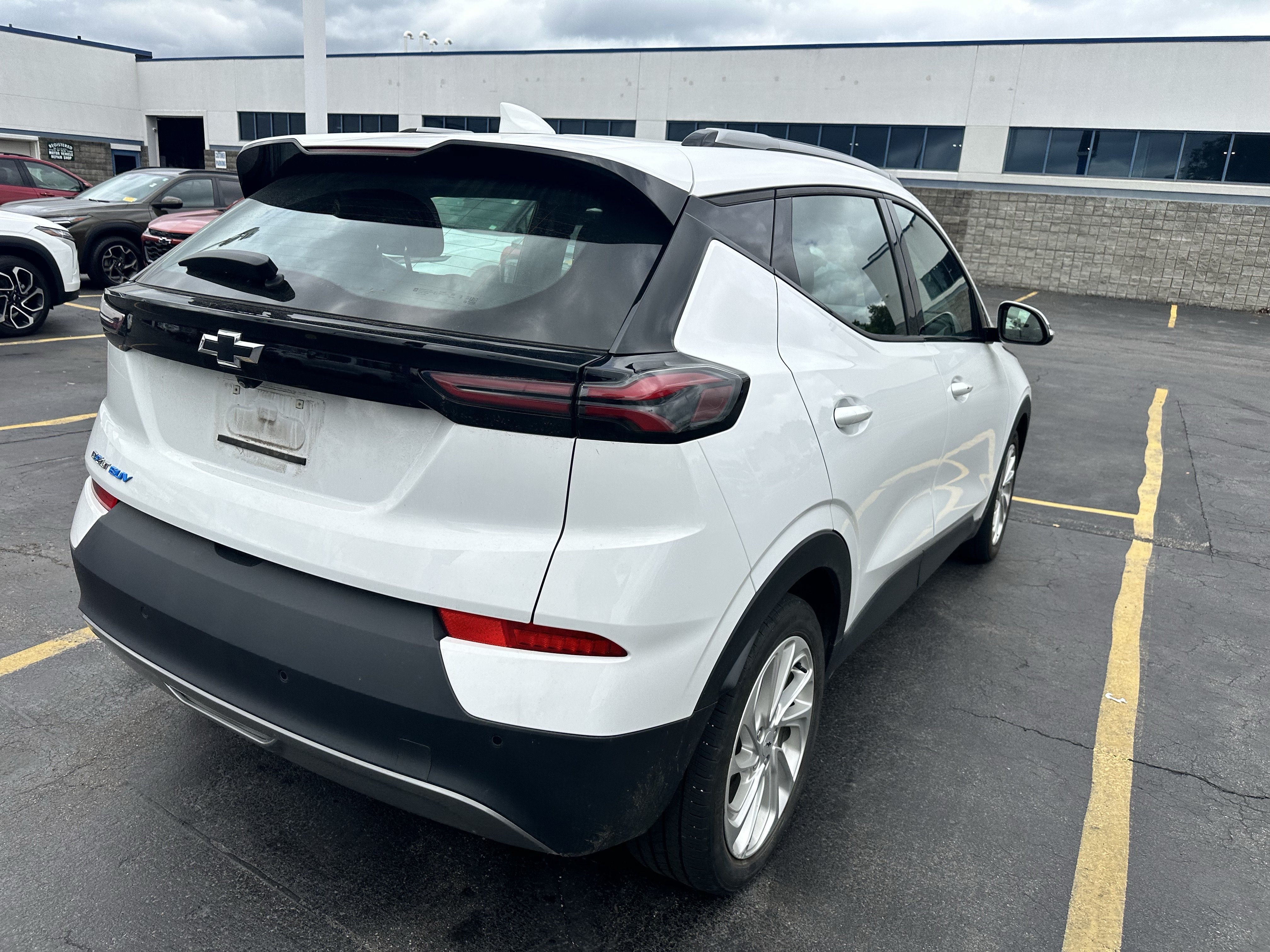 Used 2023 Chevrolet Bolt EUV LT with VIN 1G1FY6S07P4208049 for sale in Kenmore, NY