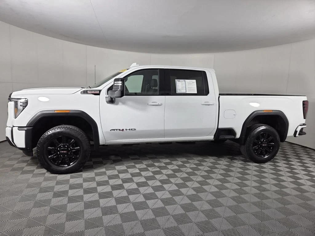 Used 2025 Summit White GMC AT4 image 8