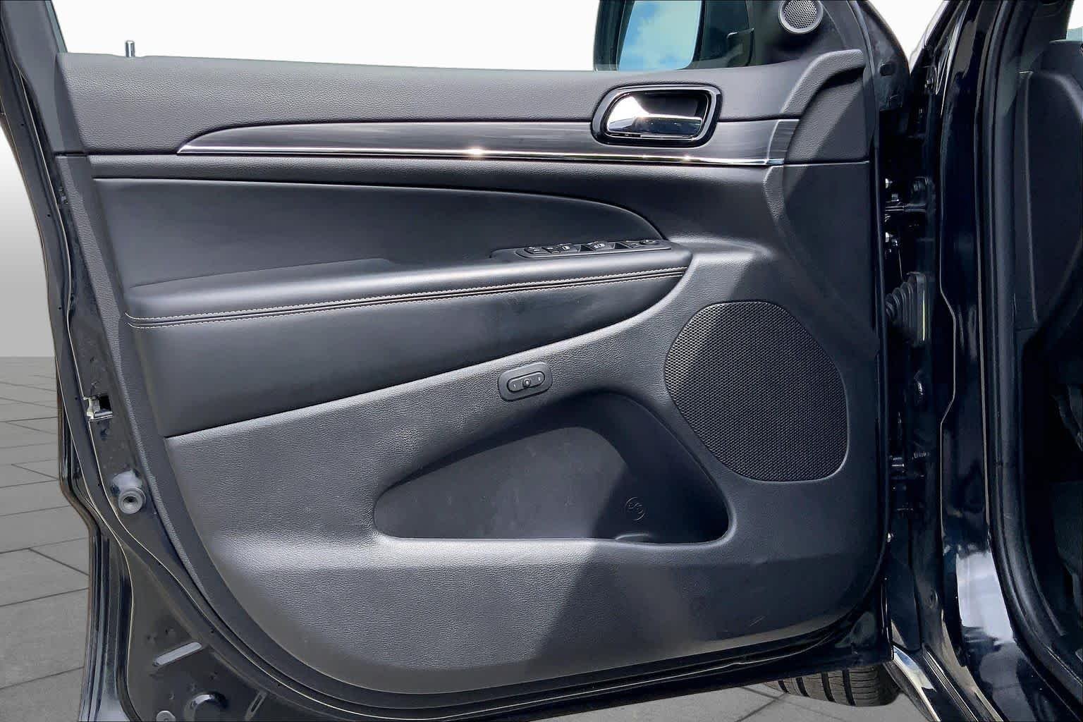 Used 2021 Diamond Black Crystal Pearlcoat Jeep 80th Anniversary image 22