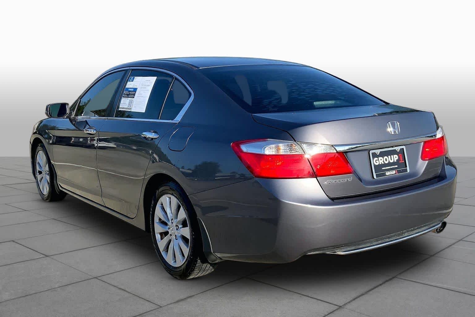 Used 2015 Modern Steel Metallic Honda EX image 11