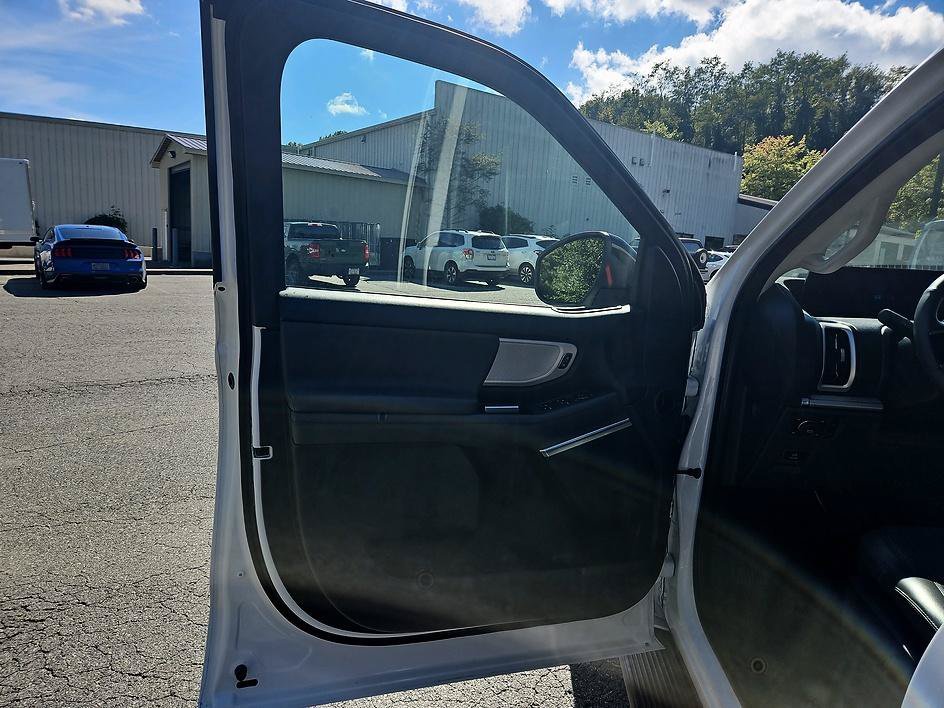 Used 2026 Oxford White Ford Active image 10