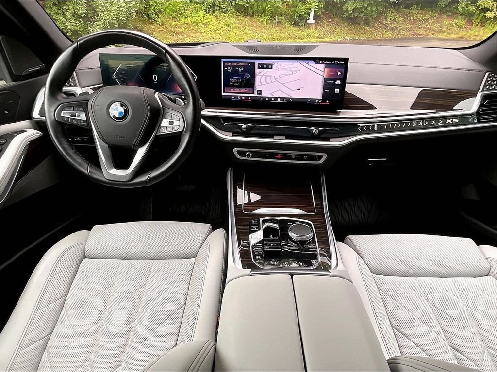 Used 2024 Black BMW xDrive40i image 21