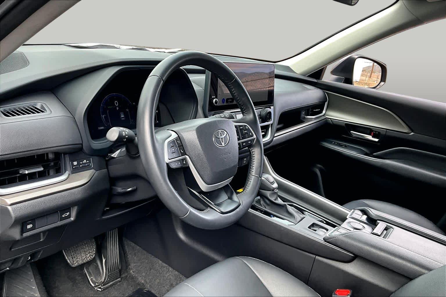 Used 2025 Midnight Black Metallic Toyota XLE image 15