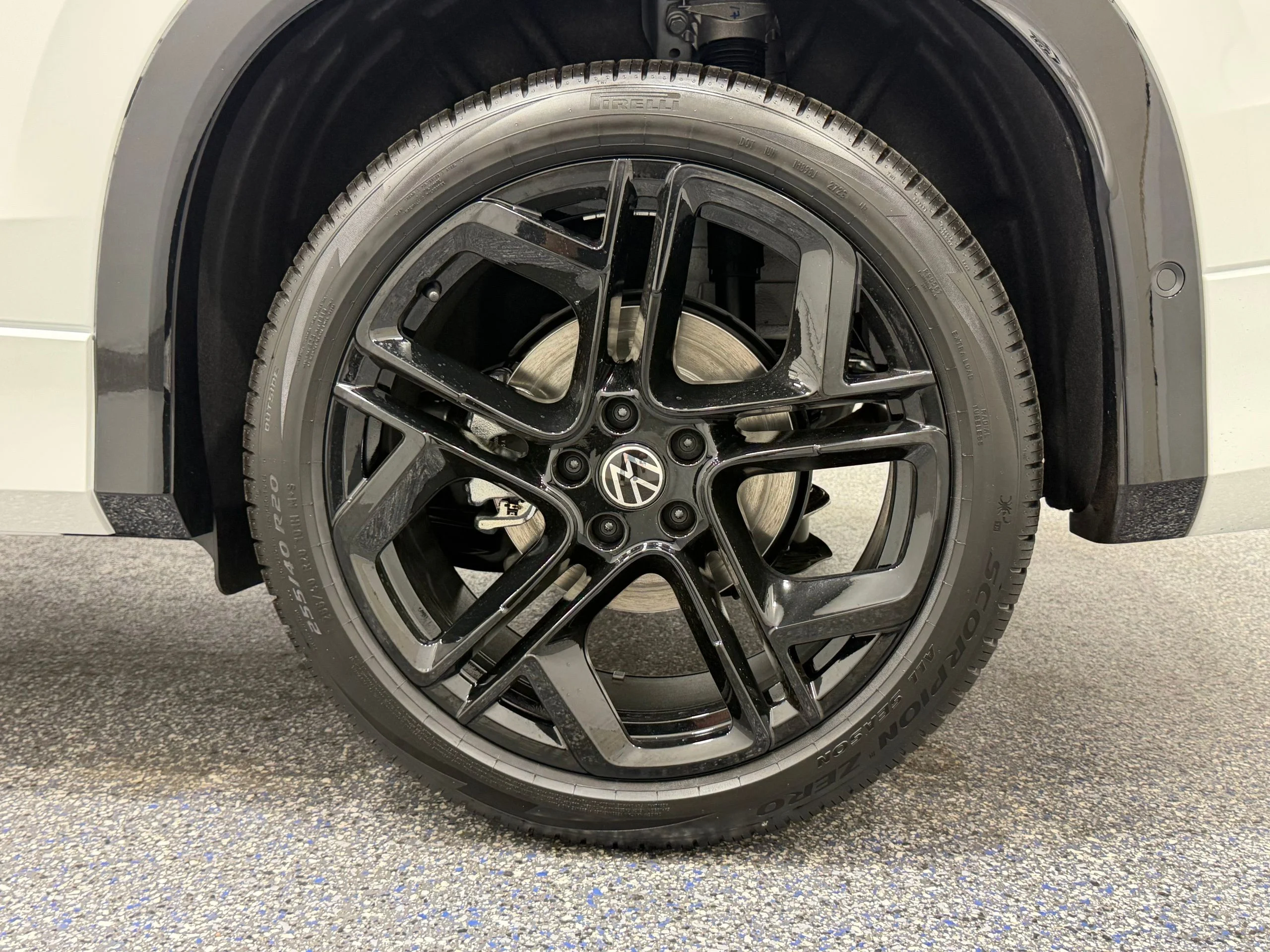 New 2026 White Volkswagen SE R-Line Black image 12