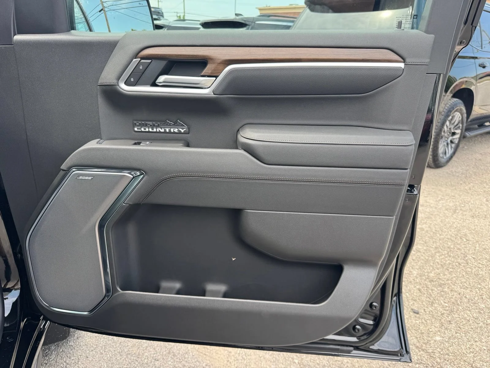 New 2026 Black Chevrolet High Country image 33