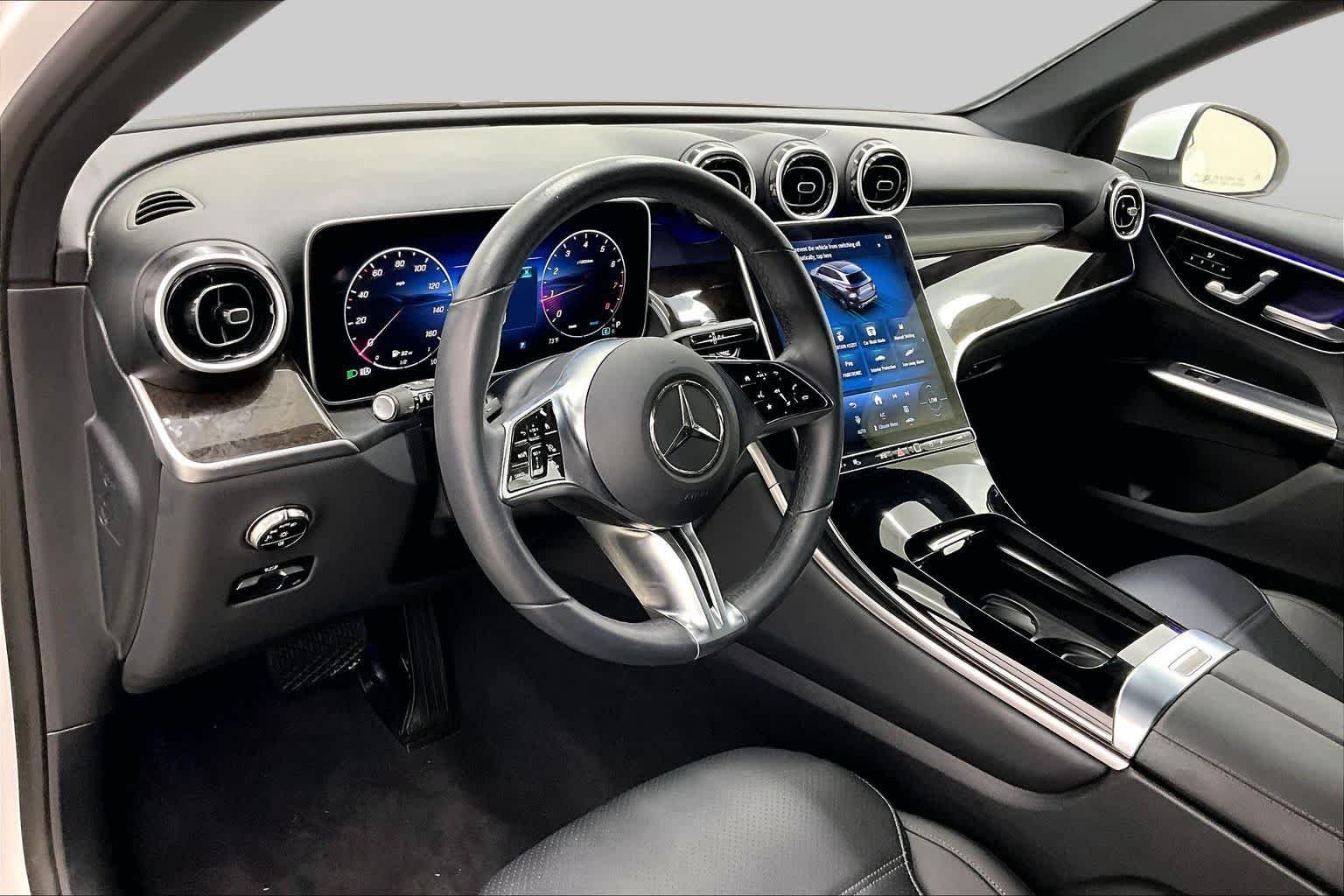 Used 2025 Polar White Mercedes-Benz GLC 300 image 17