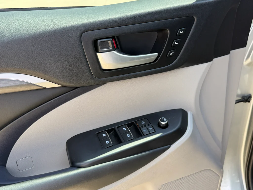 Used 2019 Celestial Silver Metallic Toyota Limited image 20